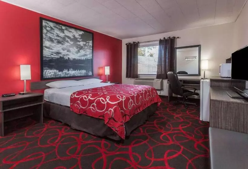 酒店 Super 8 By Wyndham Kirkland Lake