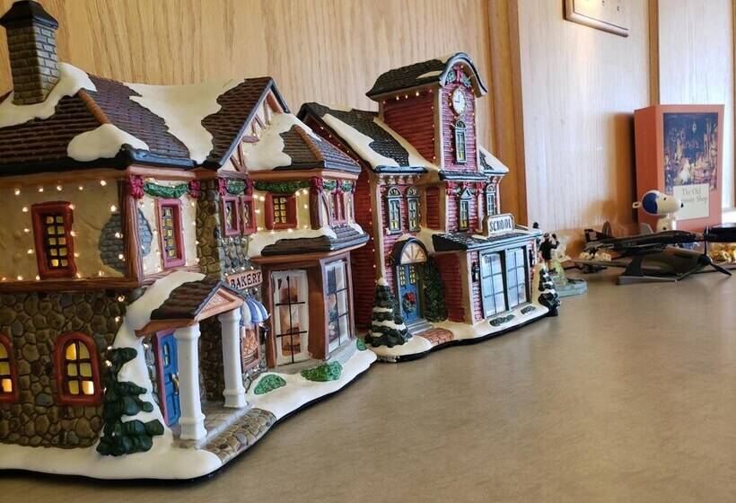 هتل Skyview Swift Current