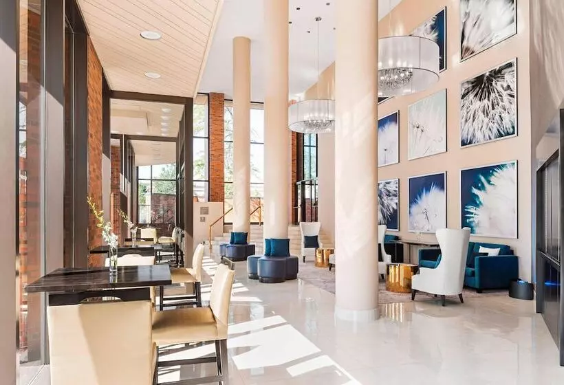 Отель The Westin Toronto Airport