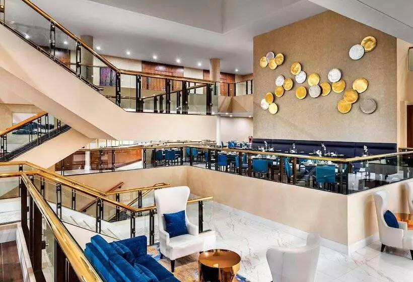 Отель The Westin Toronto Airport