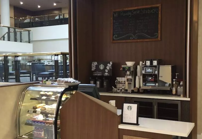 Отель The Westin Toronto Airport