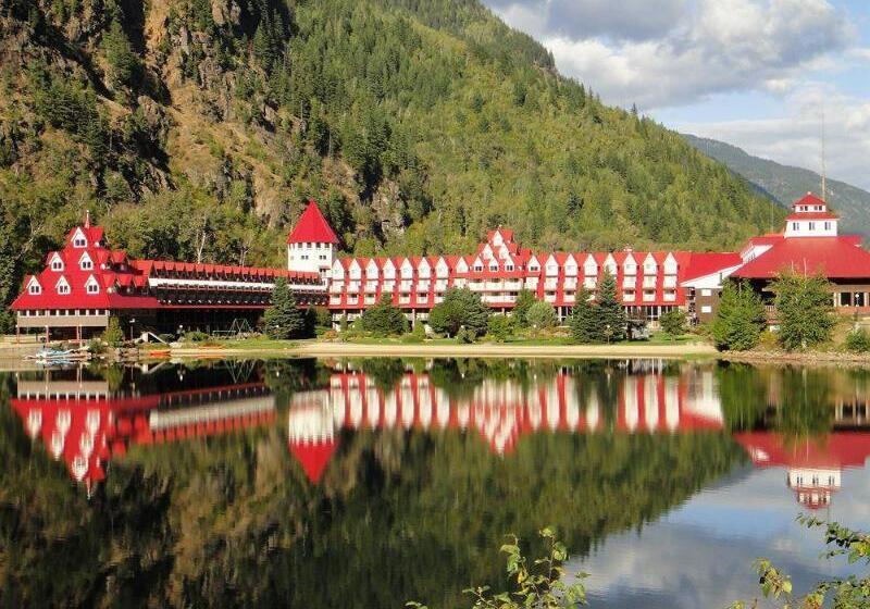 هتل Three Valley Lake Chateau