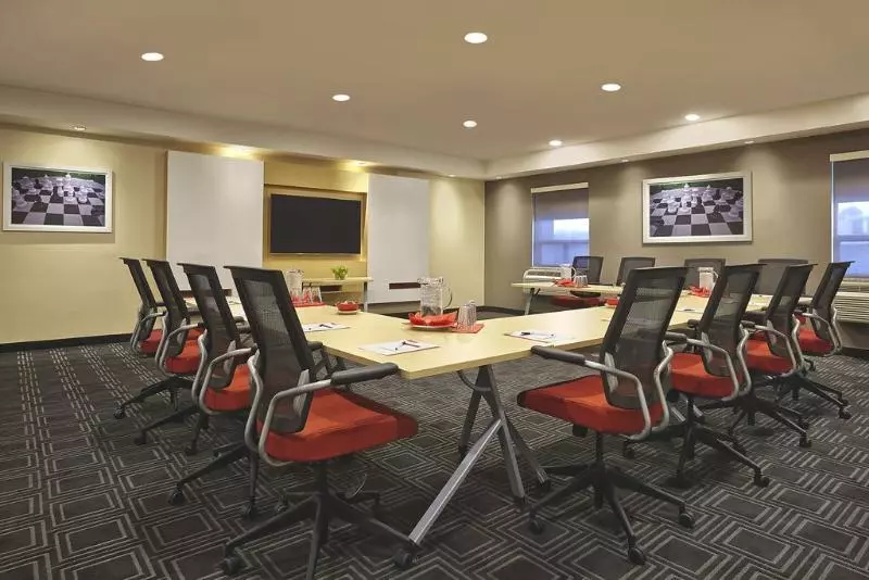 ホテル Towneplace Suites By Marriott London