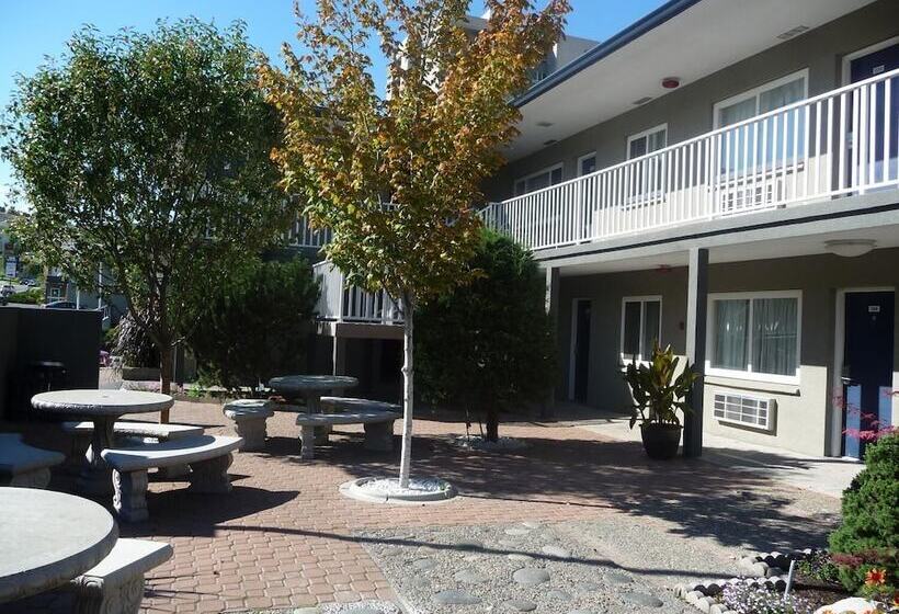 هتل Travelodge By Wyndham Kamloops