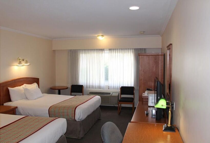 هتل Travelodge By Wyndham Kamloops