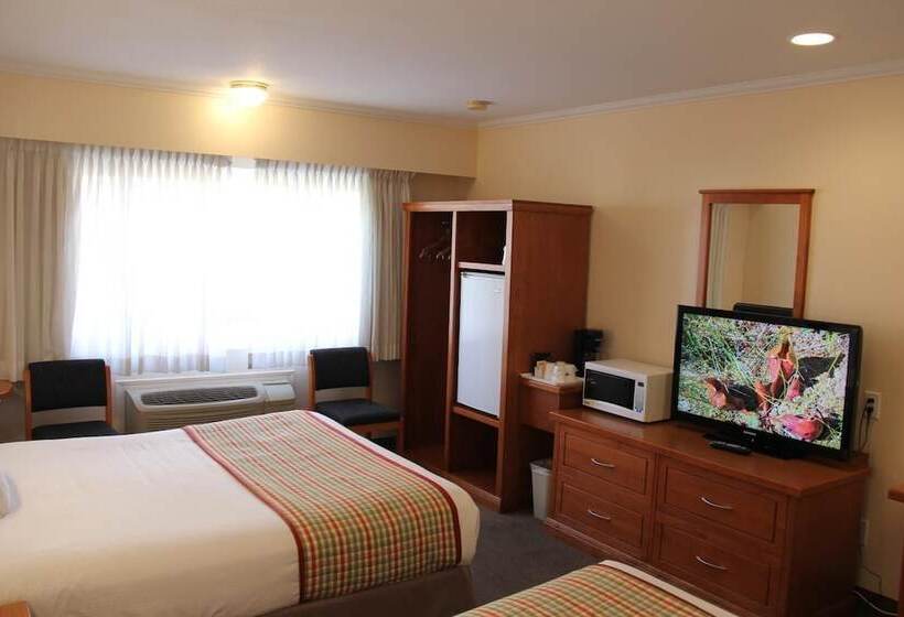 هتل Travelodge By Wyndham Kamloops