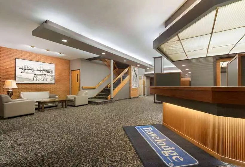 فندق Travelodge By Wyndham Lethbridge