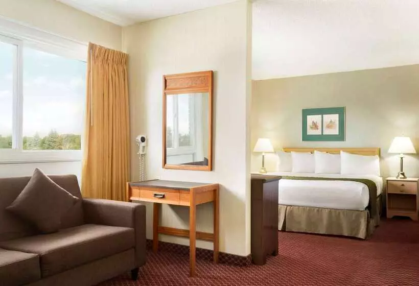 فندق Travelodge By Wyndham Lethbridge