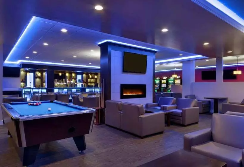 فندق Travelodge By Wyndham Lethbridge