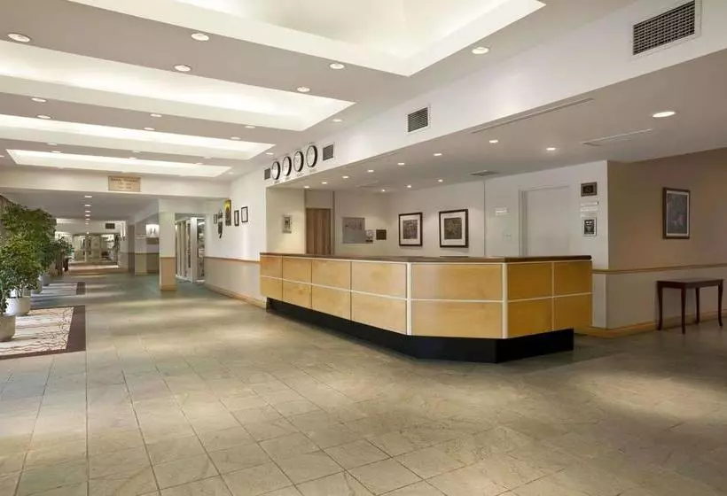 Отель Travelodge By Wyndham Ottawa West