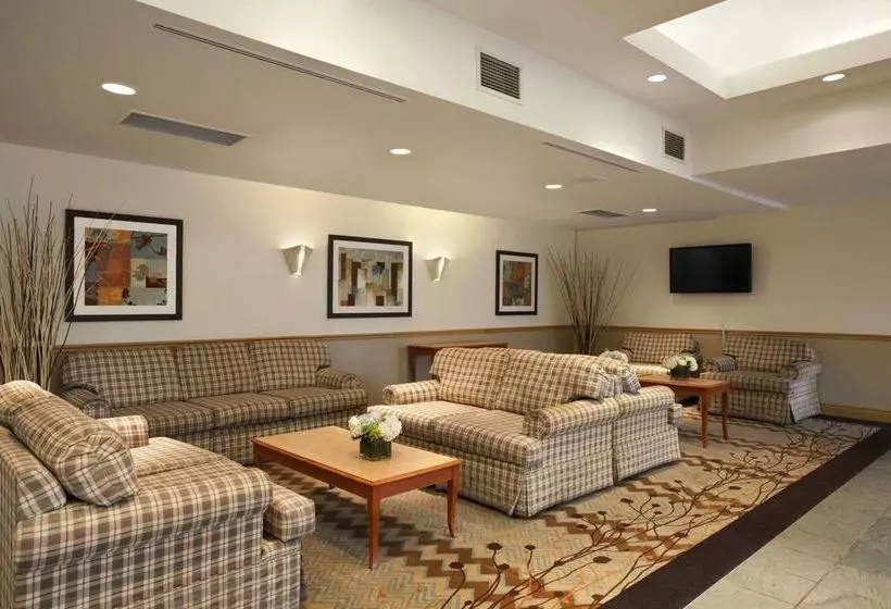 Отель Travelodge By Wyndham Ottawa West