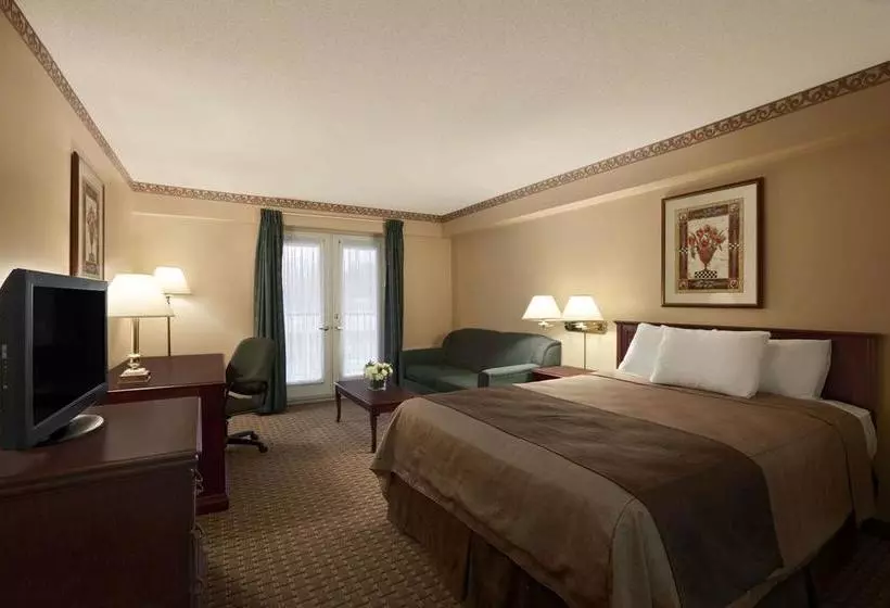 Отель Travelodge By Wyndham Ottawa West