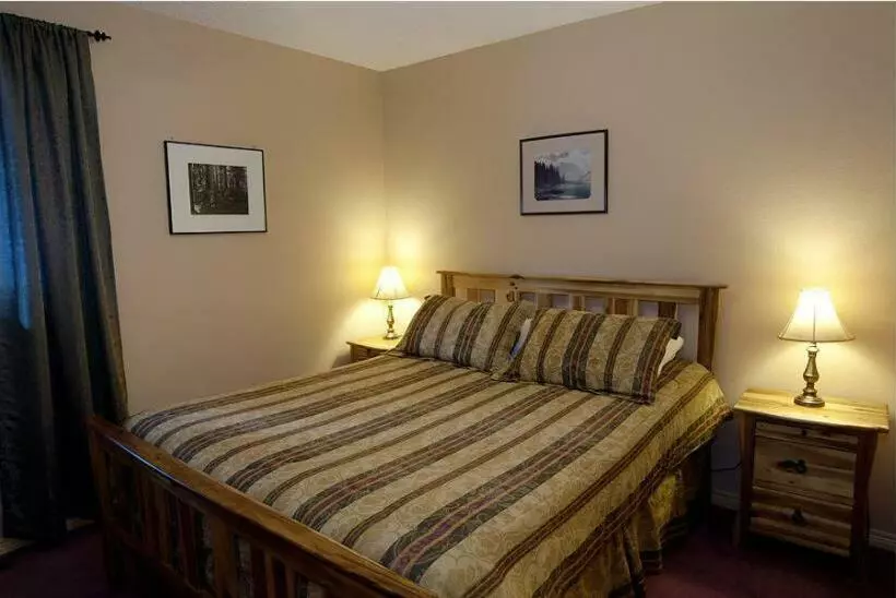 Innwest Kirkwood Inn