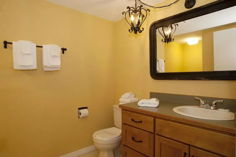 Innwest Kirkwood Inn