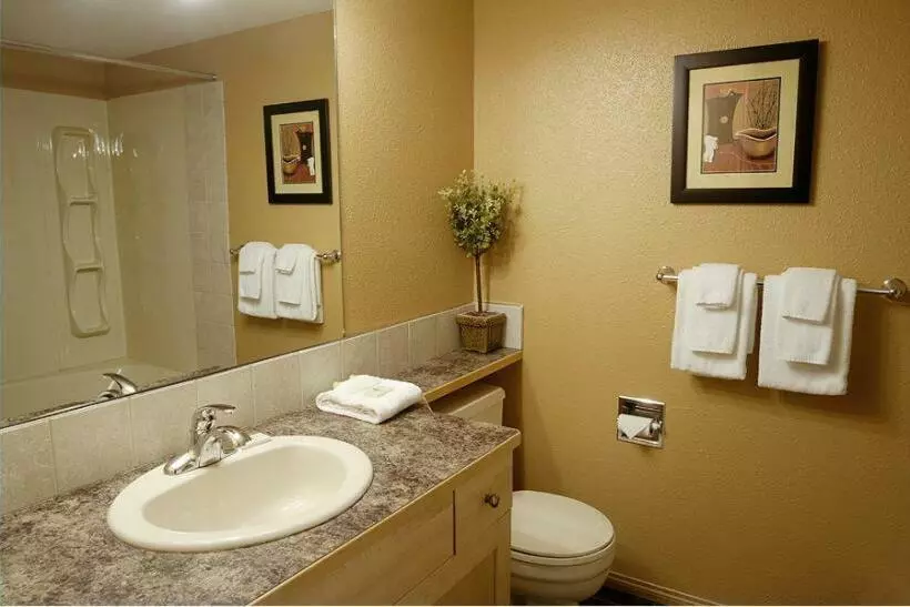 Innwest Kirkwood Inn