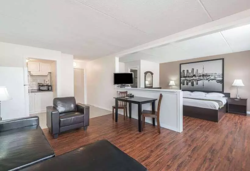 모텔 Super 8 By Wyndham Cambridge/kitchener/waterloo Area