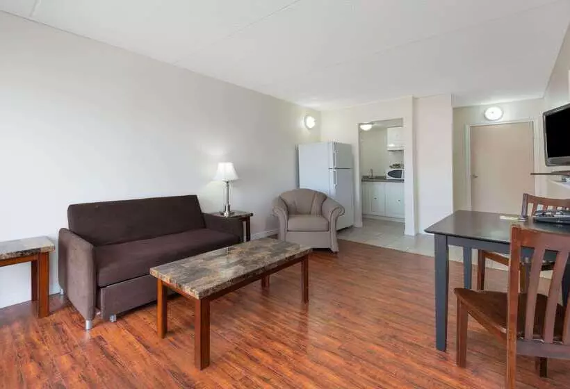 모텔 Super 8 By Wyndham Cambridge/kitchener/waterloo Area