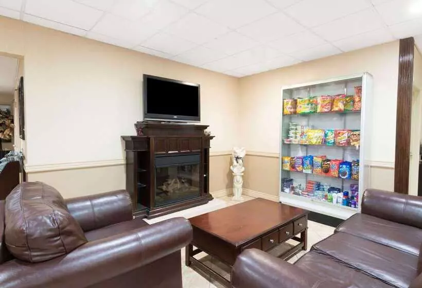 모텔 Super 8 By Wyndham Cambridge/kitchener/waterloo Area