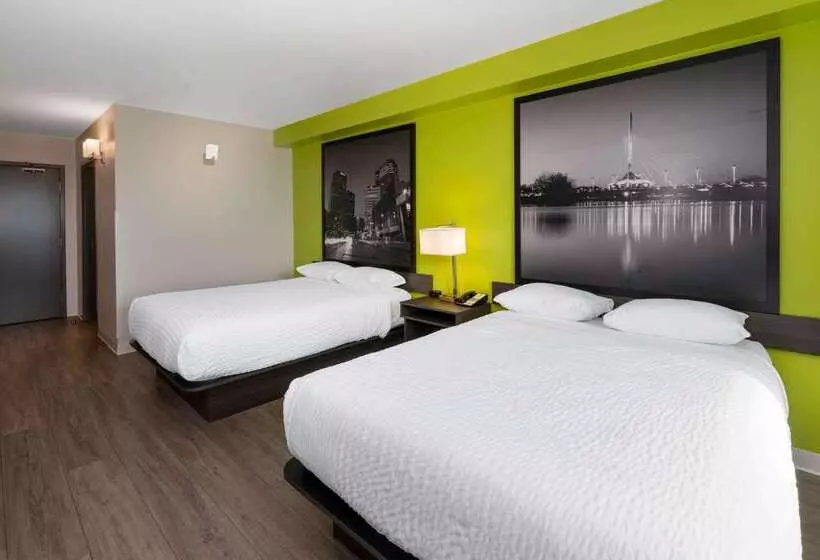 Motel Super 8 By Wyndham Winnipeg East Mb