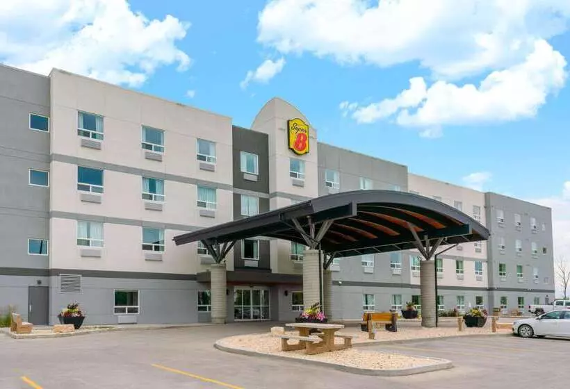 Motel Super 8 By Wyndham Winnipeg East Mb