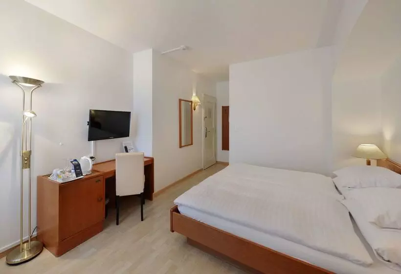 Отель De La Rose