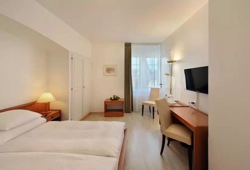 Отель De La Rose