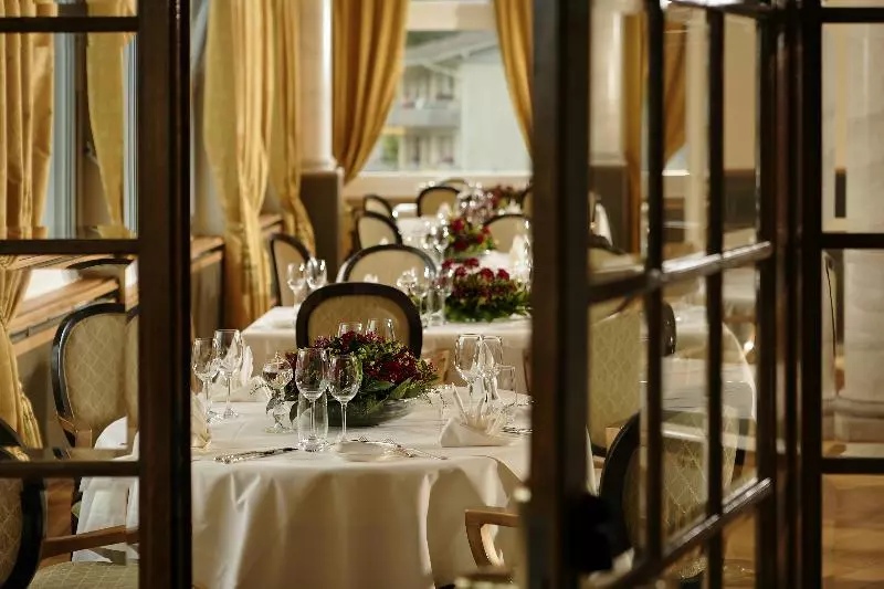 Отель Eden Spiez