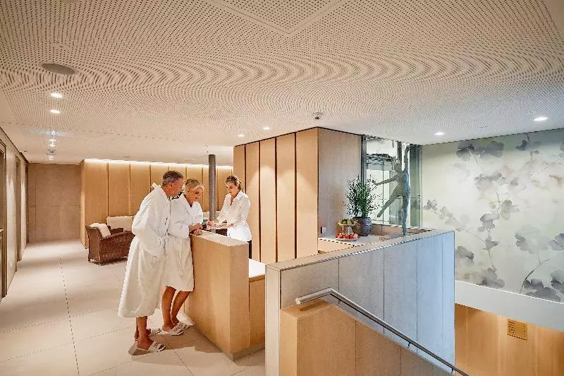 Отель Eden Spiez