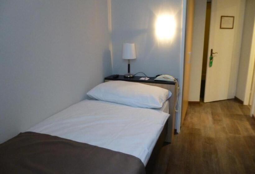 هتل Hôtel Des Alpes