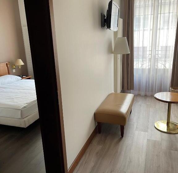 هتل Hôtel Des Alpes