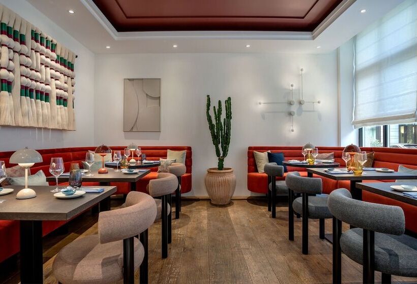 Neues Schloss Privat Hotel Zurich, Autograph Collection