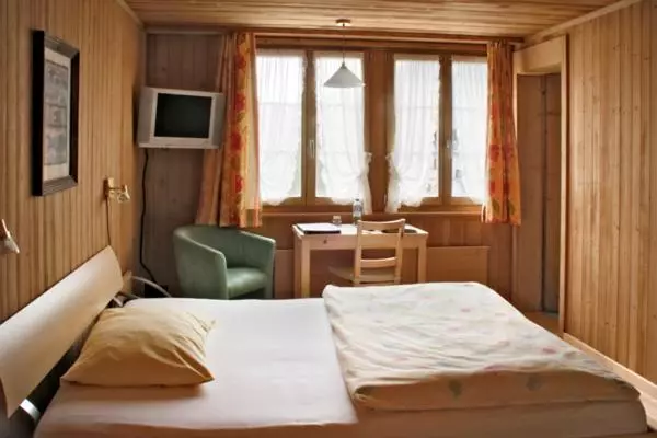 Отель Saanerhof