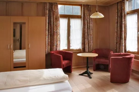 Отель Saanerhof