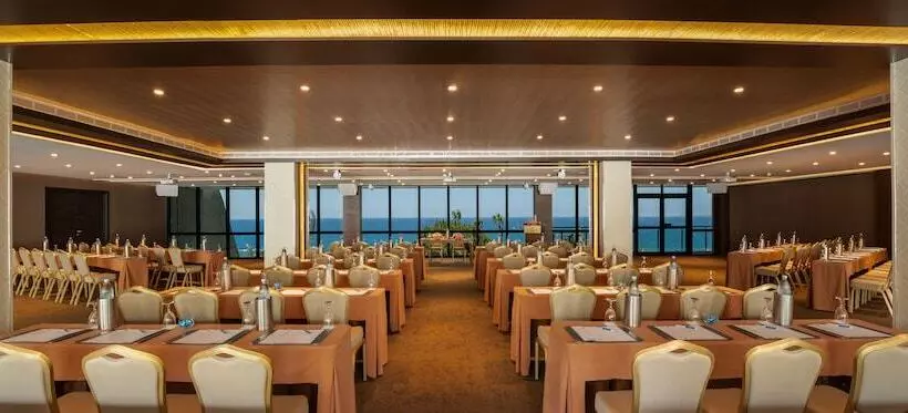 Amathus Beach Hotel Limassol