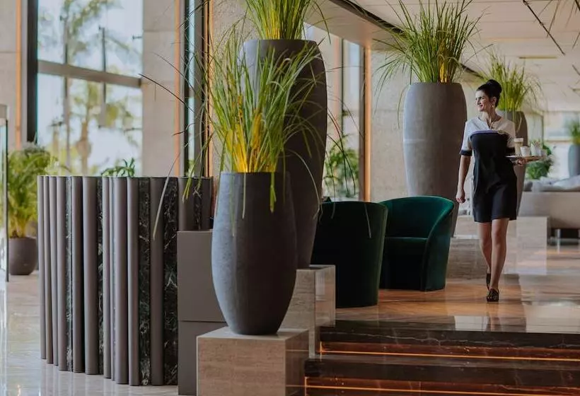 Amathus Beach Hotel Limassol