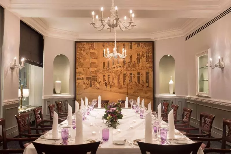 هتل Bristol Berlin