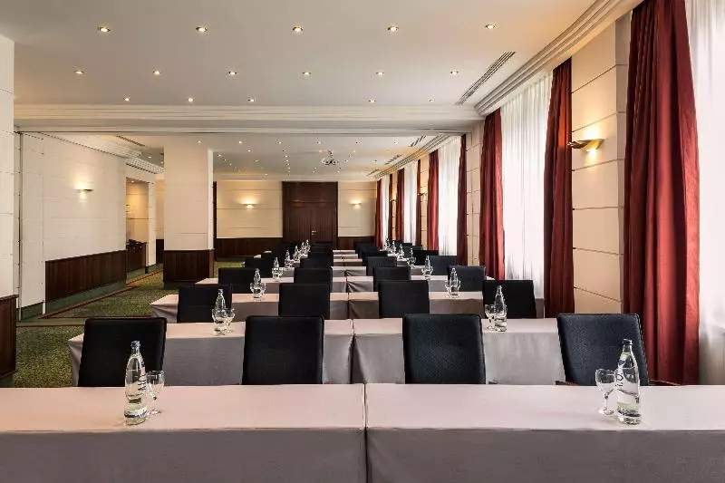 هتل Bristol Berlin