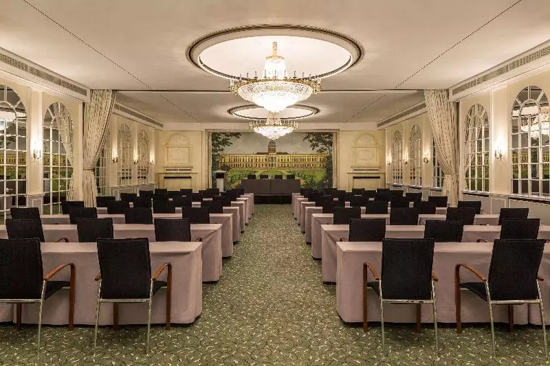 هتل Bristol Berlin