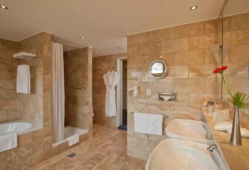 هتل Bristol Berlin