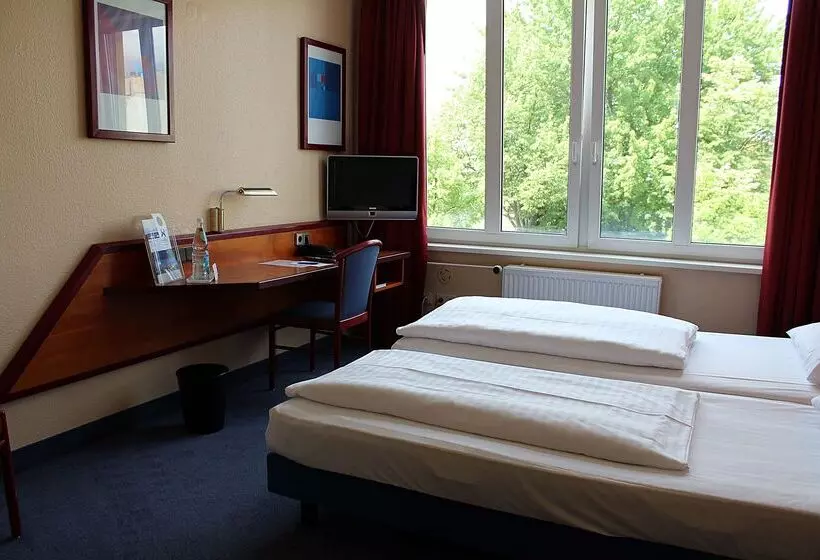 هتل Plaza Inn Berlin Charlottenburg