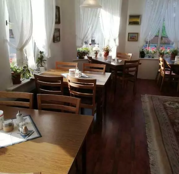 هتل Hohenzollernhof