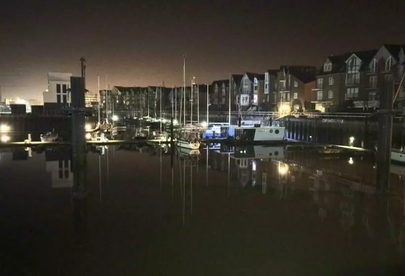 هتل Hohenzollernhof