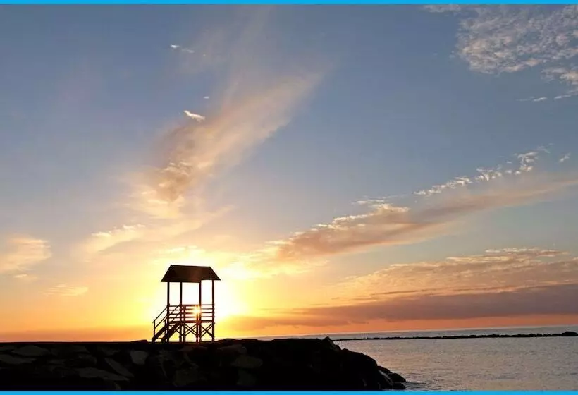 هتل Poseidonia Beach