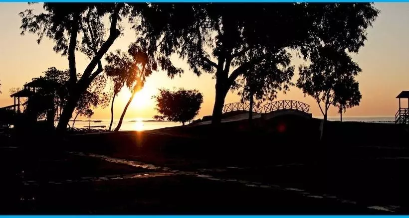 هتل Poseidonia Beach