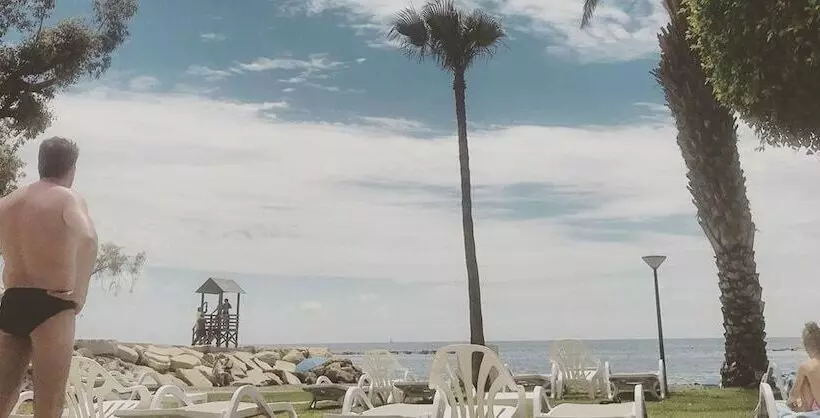 هتل Poseidonia Beach