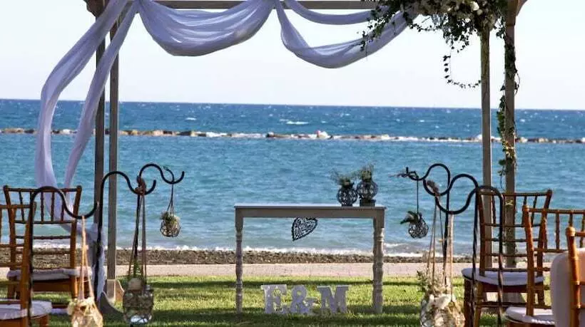 هتل Poseidonia Beach