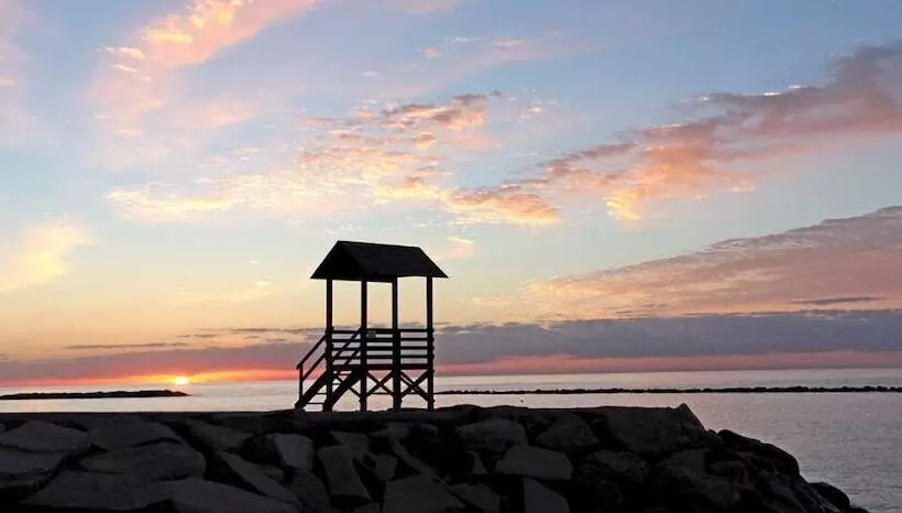 هتل Poseidonia Beach