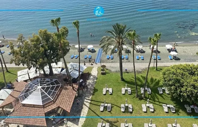 هتل Poseidonia Beach