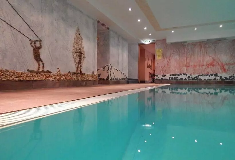 Land Gut Hotel Zum Alten Forsthaus   Aufladestation Für Elektroautos