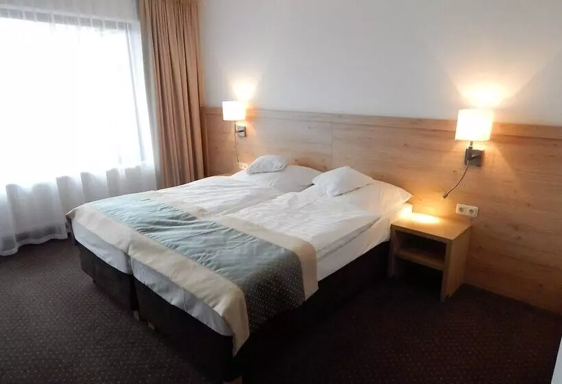 Land Gut Hotel Zum Alten Forsthaus   Aufladestation Für Elektroautos